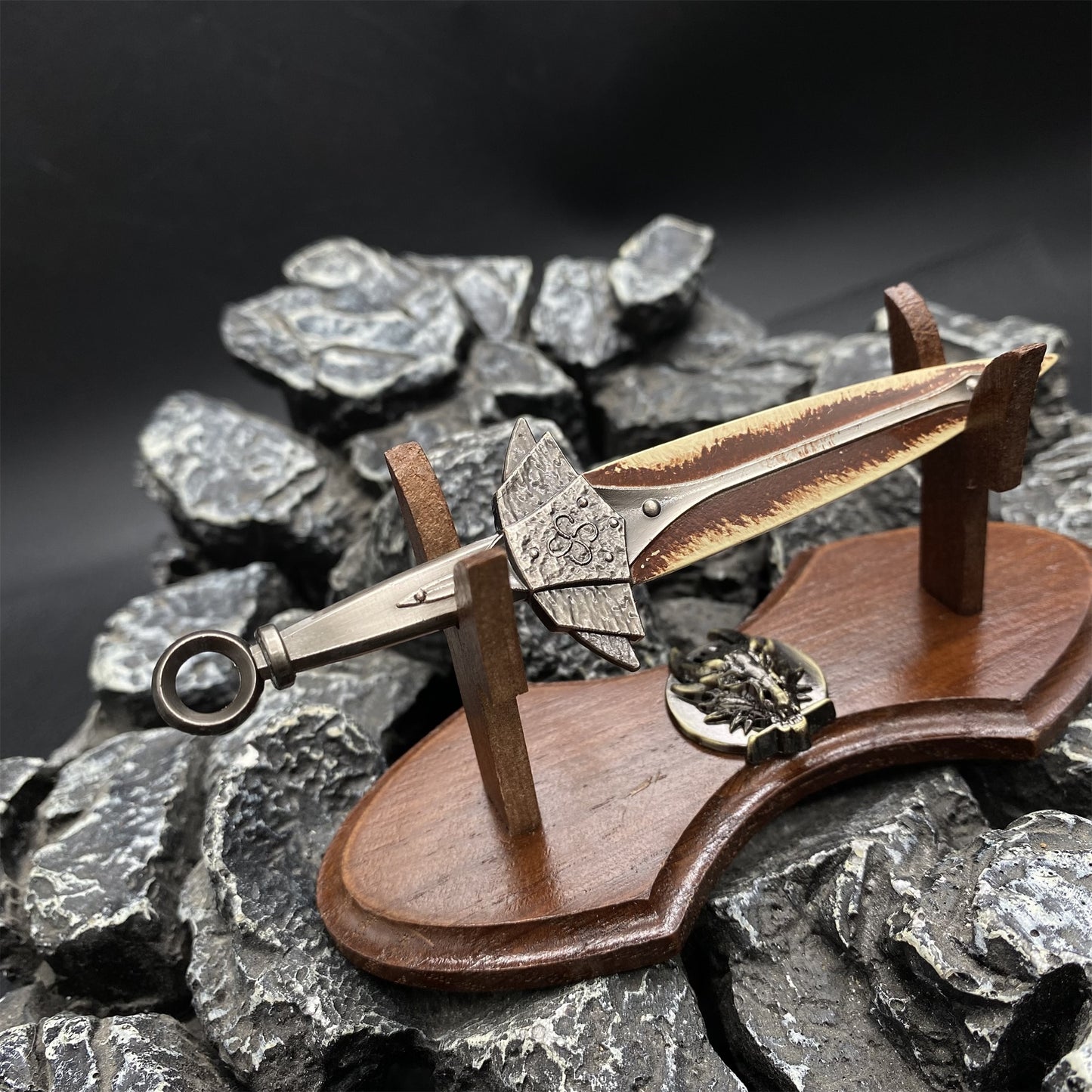 1/6 Skyrim Dragonbone Dagger Miniature