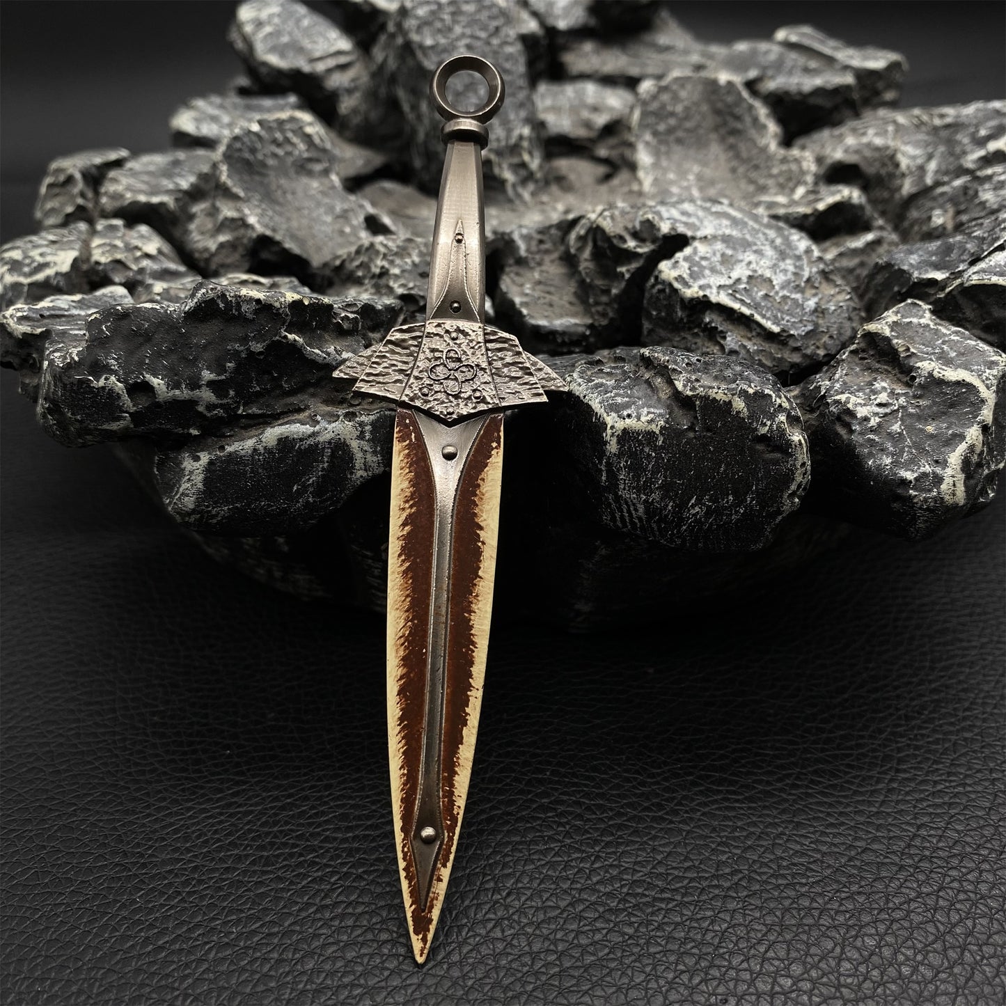 1/6 Skyrim Dragonbone Dagger Miniature