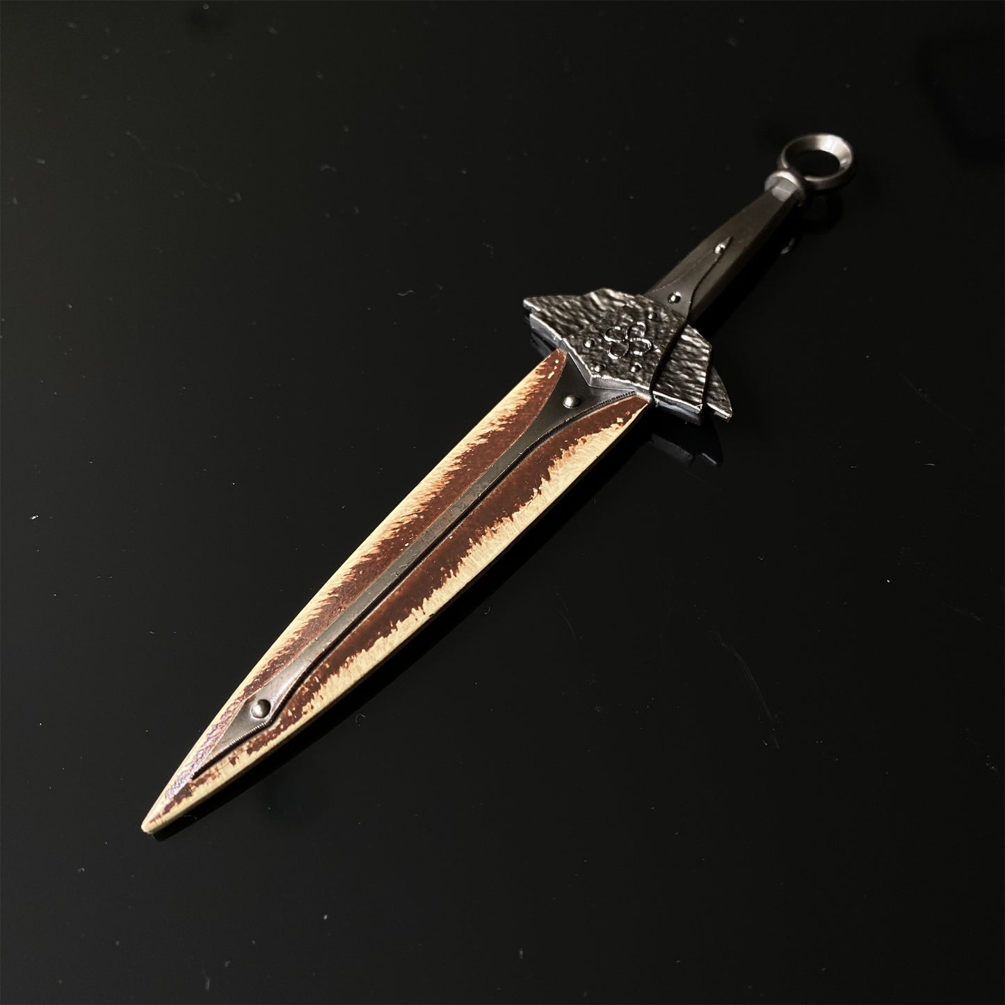 1/6 Skyrim Dragonbone Dagger Miniature