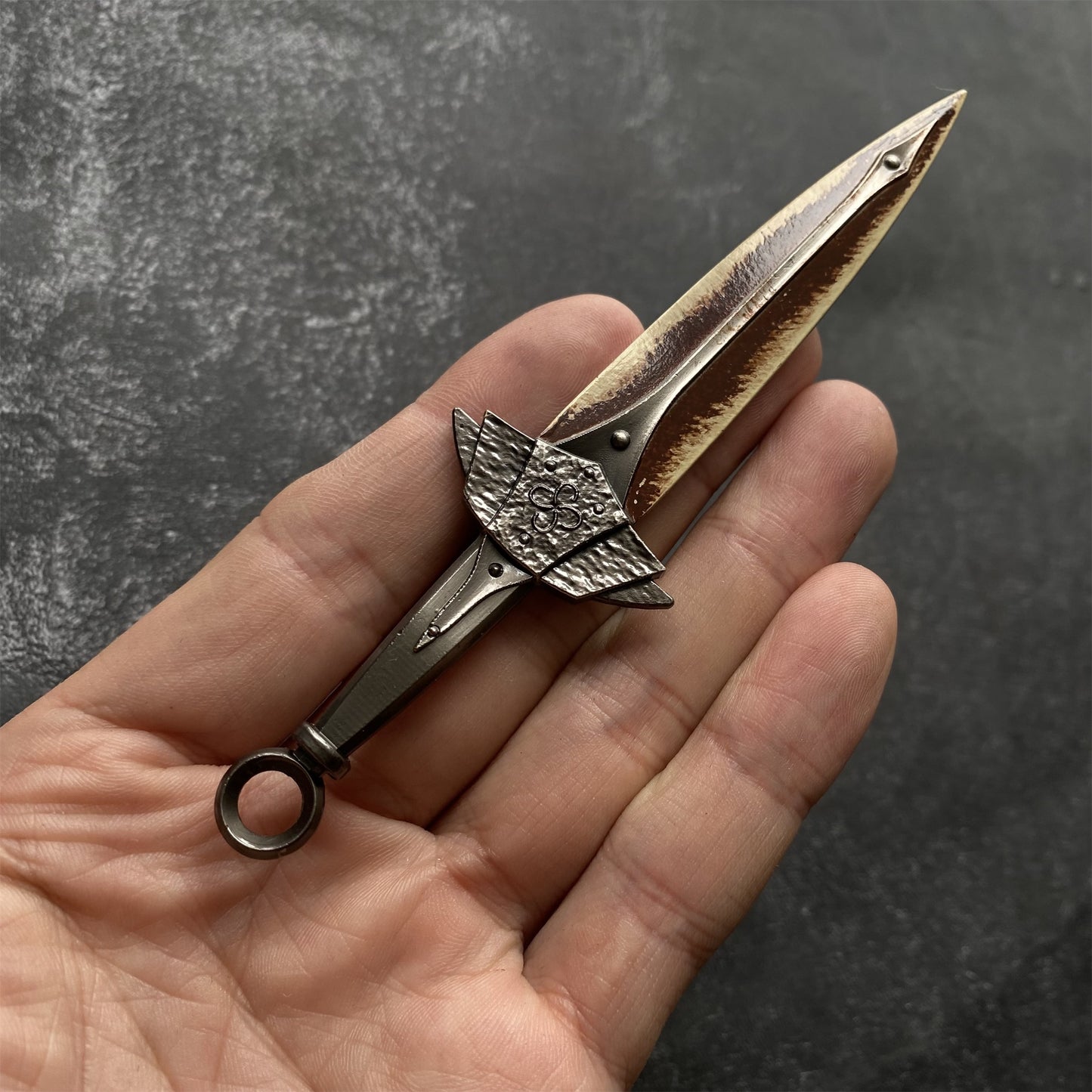 1/6 Skyrim Dragonbone Dagger Miniature