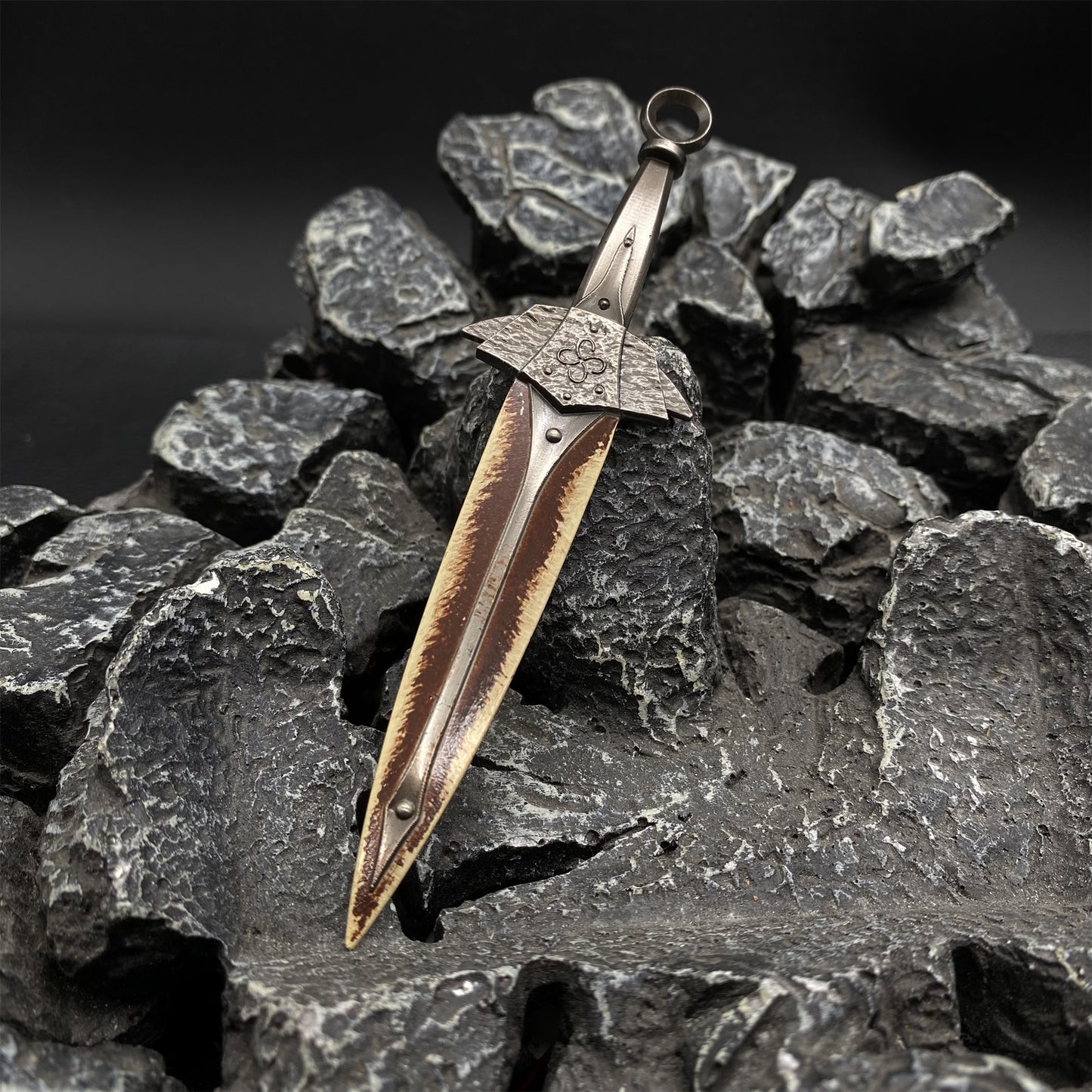 1/6 Skyrim Dragonbone Dagger Miniature