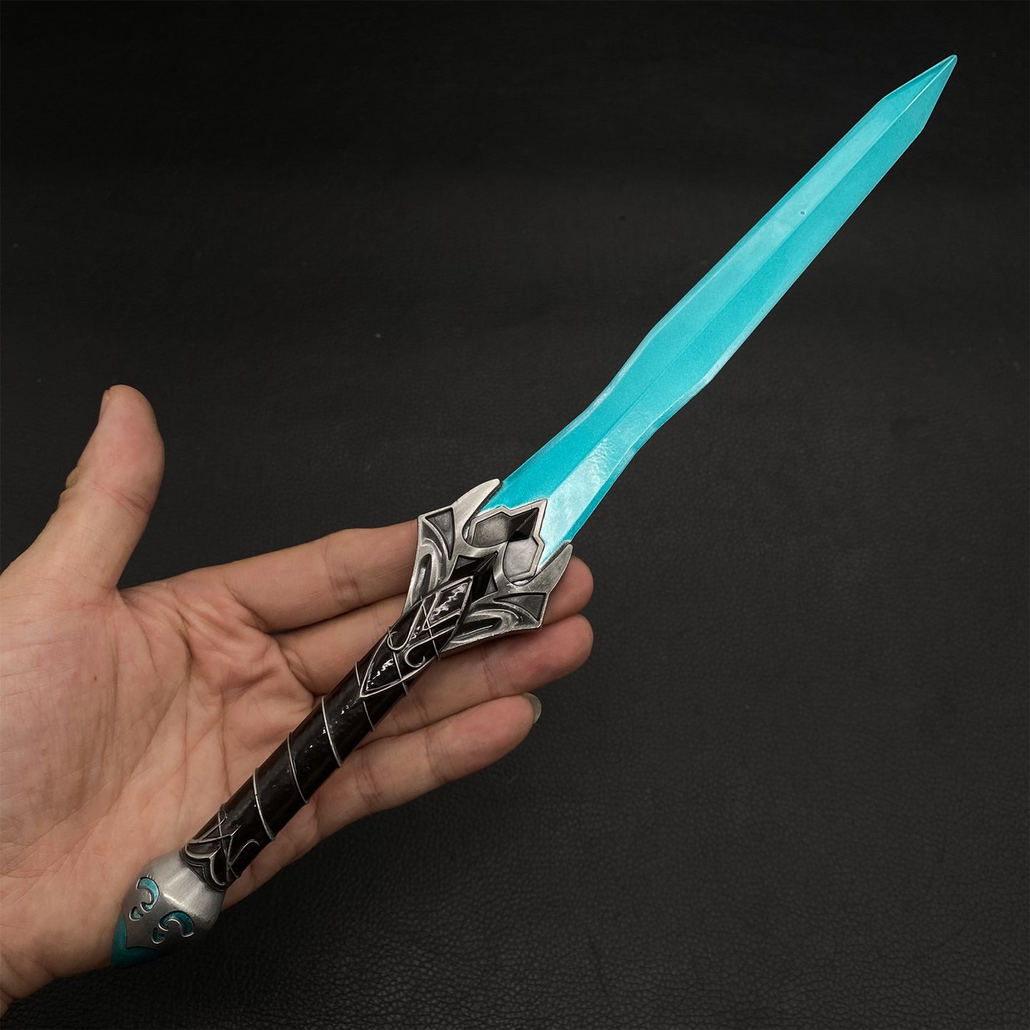 Oblivion Chillrend Sword 1/2 Scale Metal Replica
