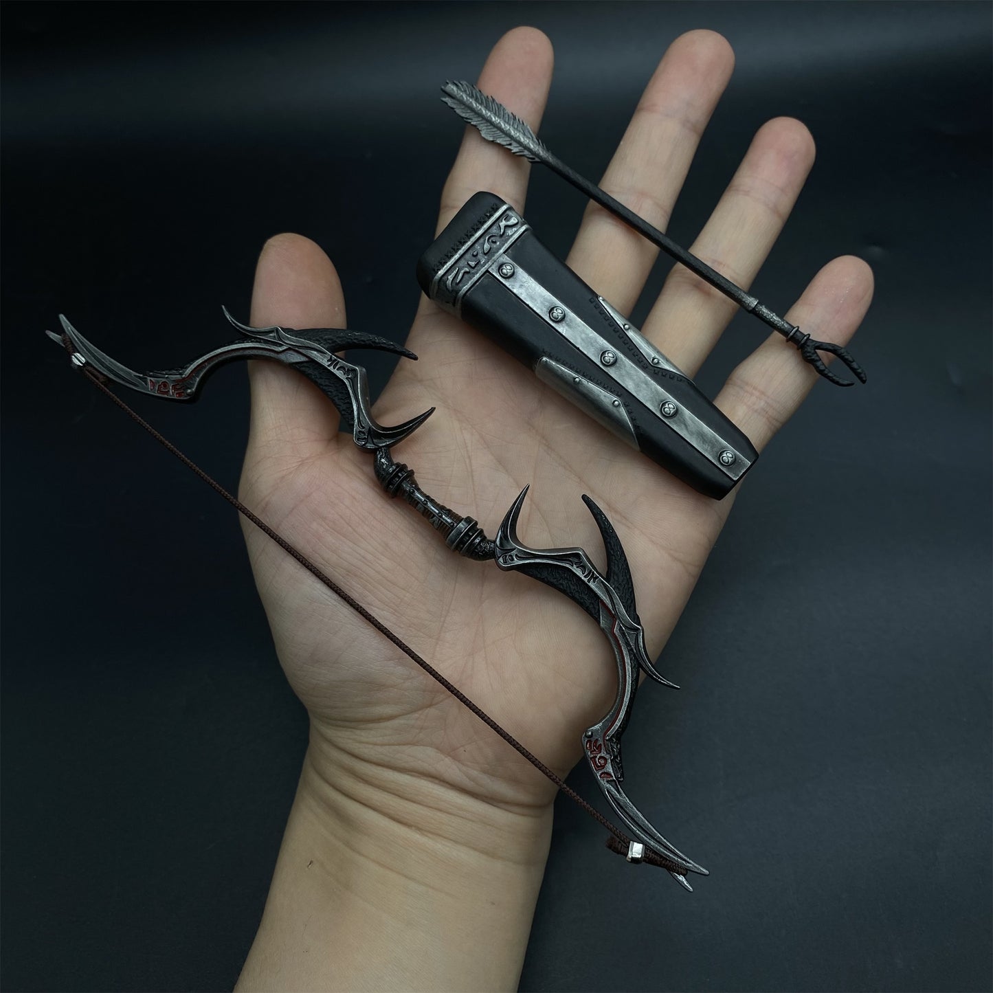 1/6 Scale Daedric Bow Miniature