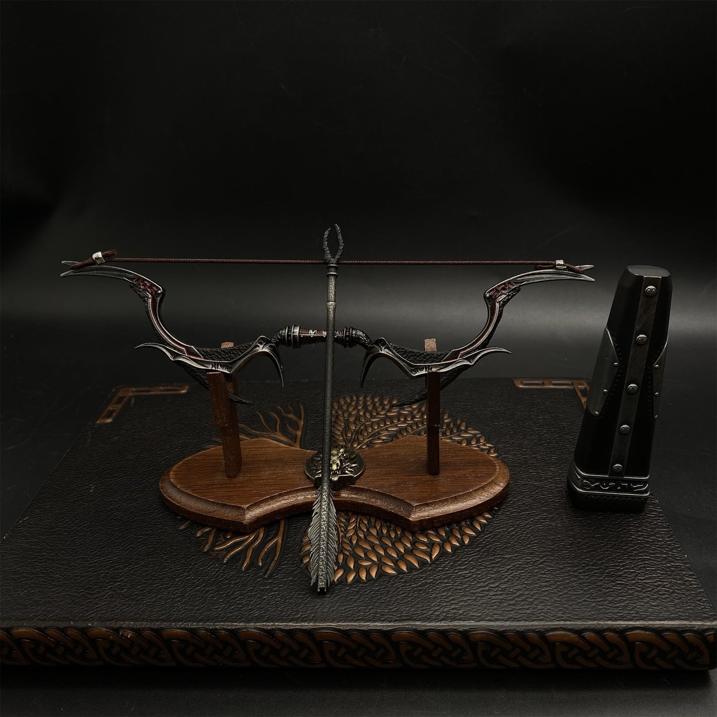 1/6 Scale Daedric Bow Miniature