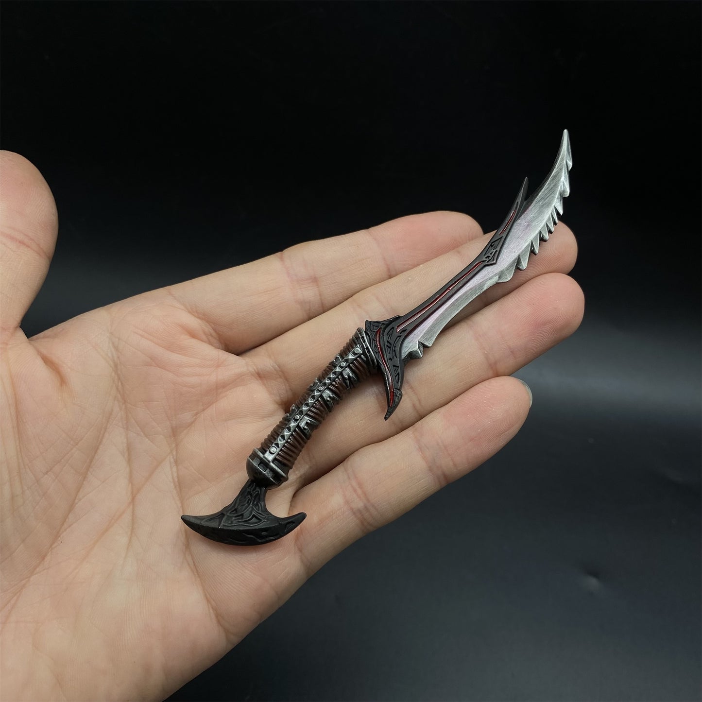 1/6 Skyrim Daedric Dagger Metal Miniature
