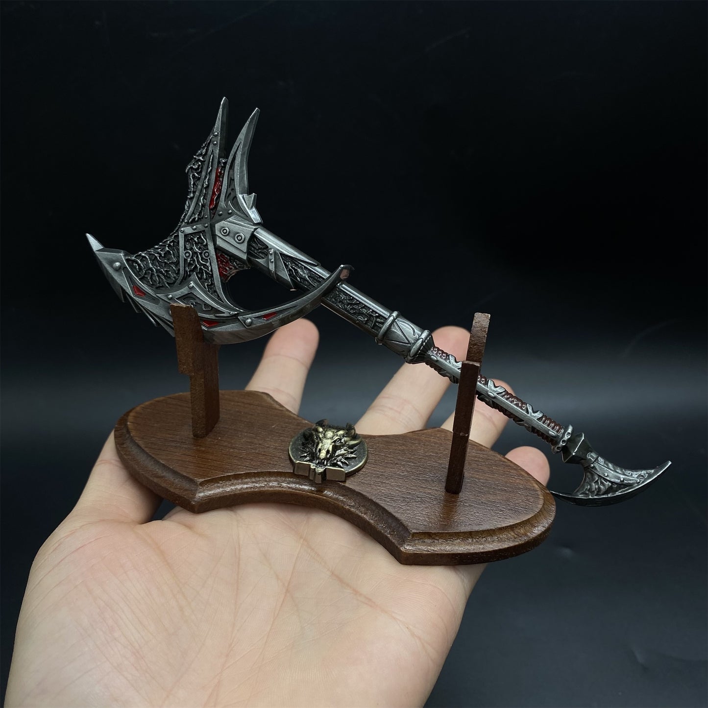Mini Skyrim Daedric Battle Axe Metal Replica
