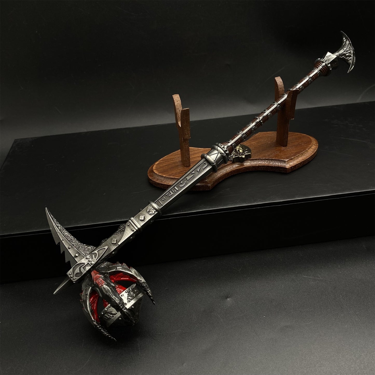 One-Sixth Two Hand Warrior Skyrim Daedric War Hammer