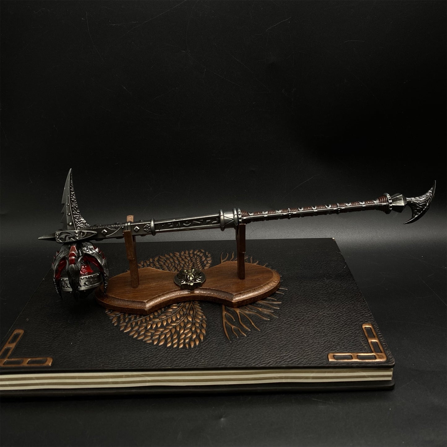 One-Sixth Two Hand Warrior Skyrim Daedric War Hammer