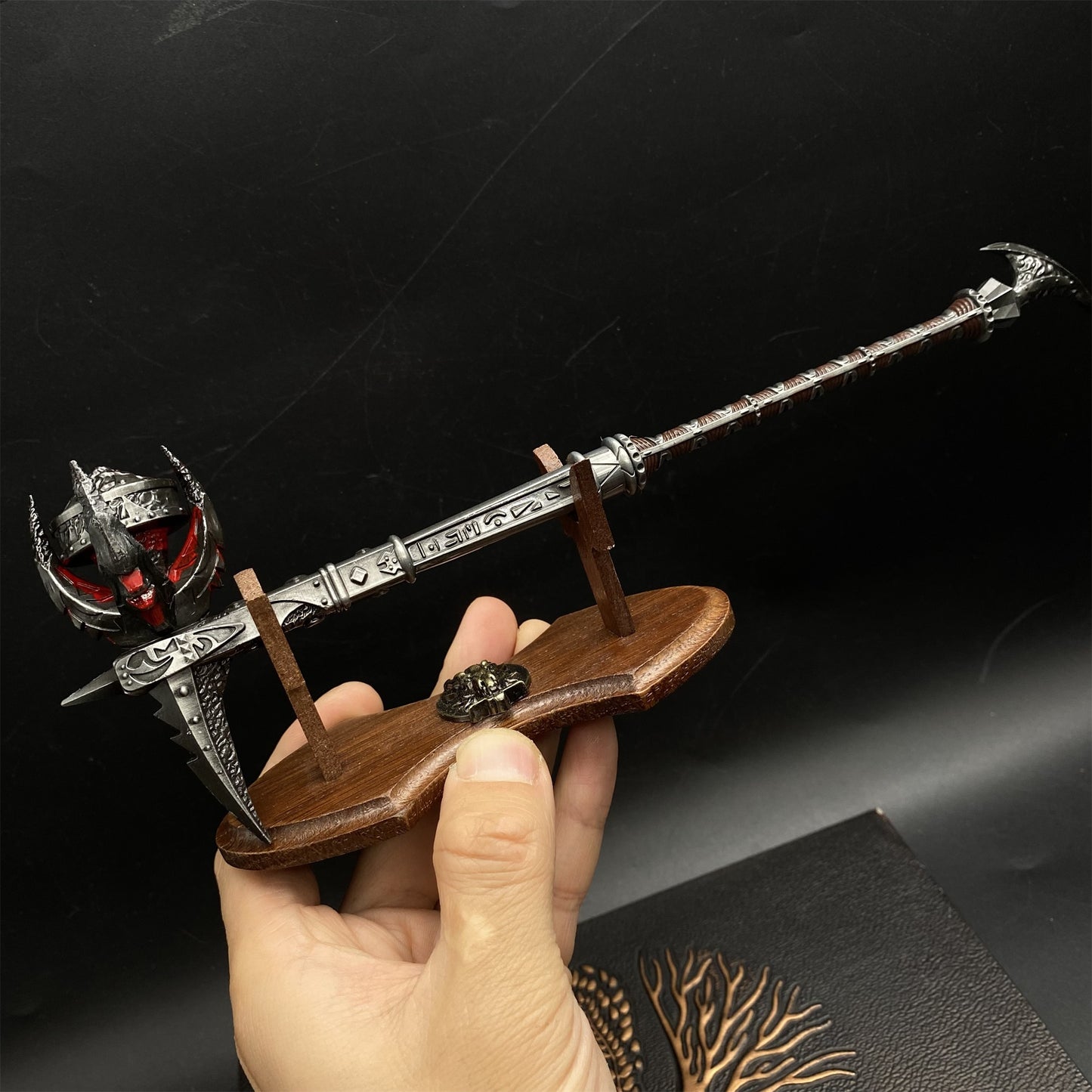 One-Sixth Two Hand Warrior Skyrim Daedric War Hammer