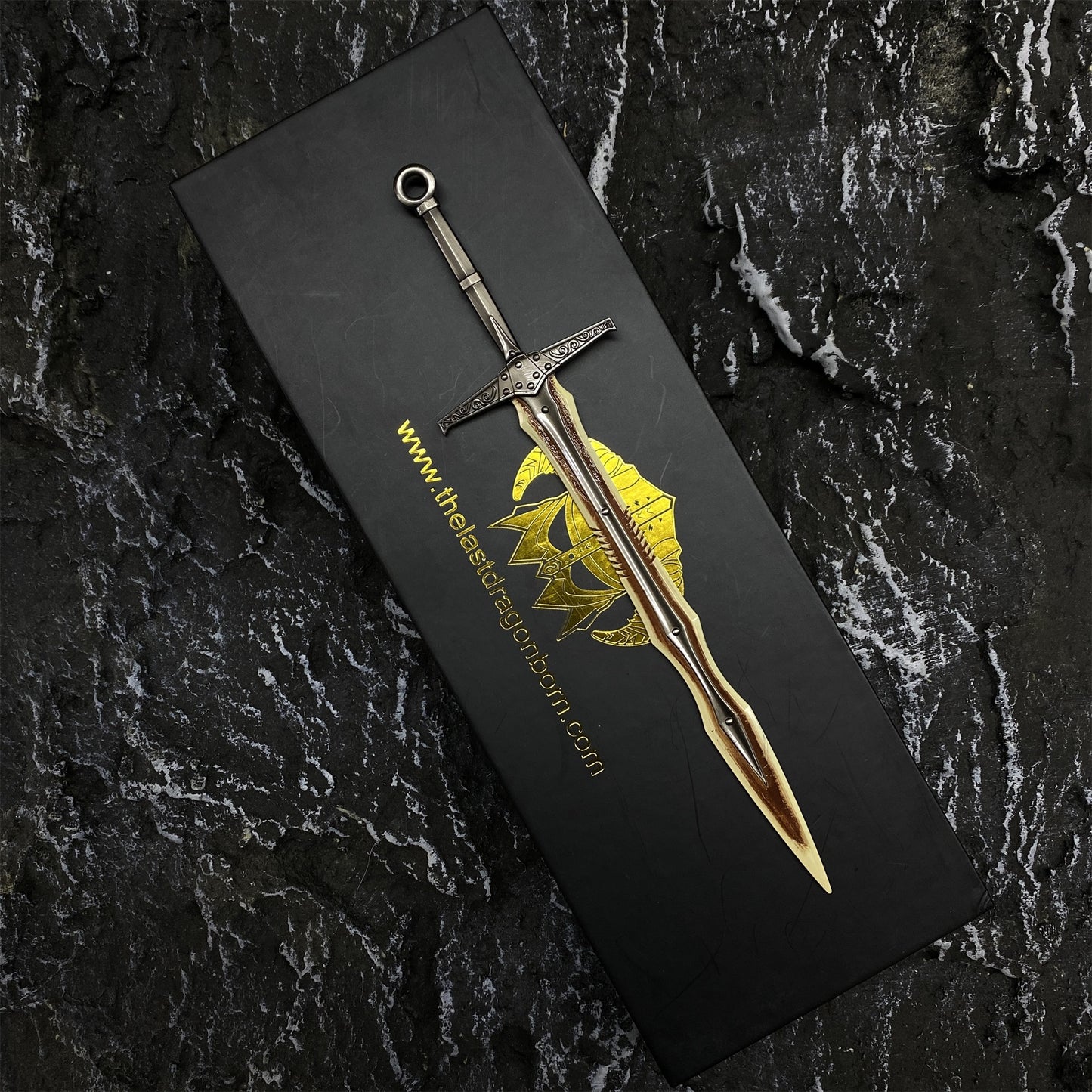 1:6 Dragonbone Greatsword Metal Miniature Gift Box