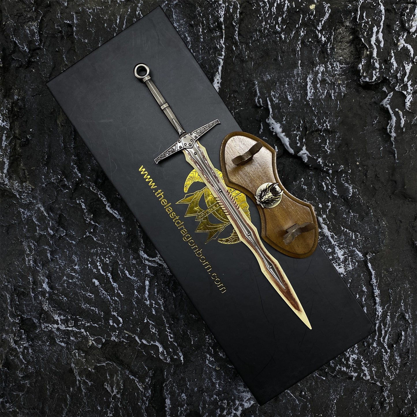 1:6 Dragonbone Greatsword Metal Miniature Gift Box