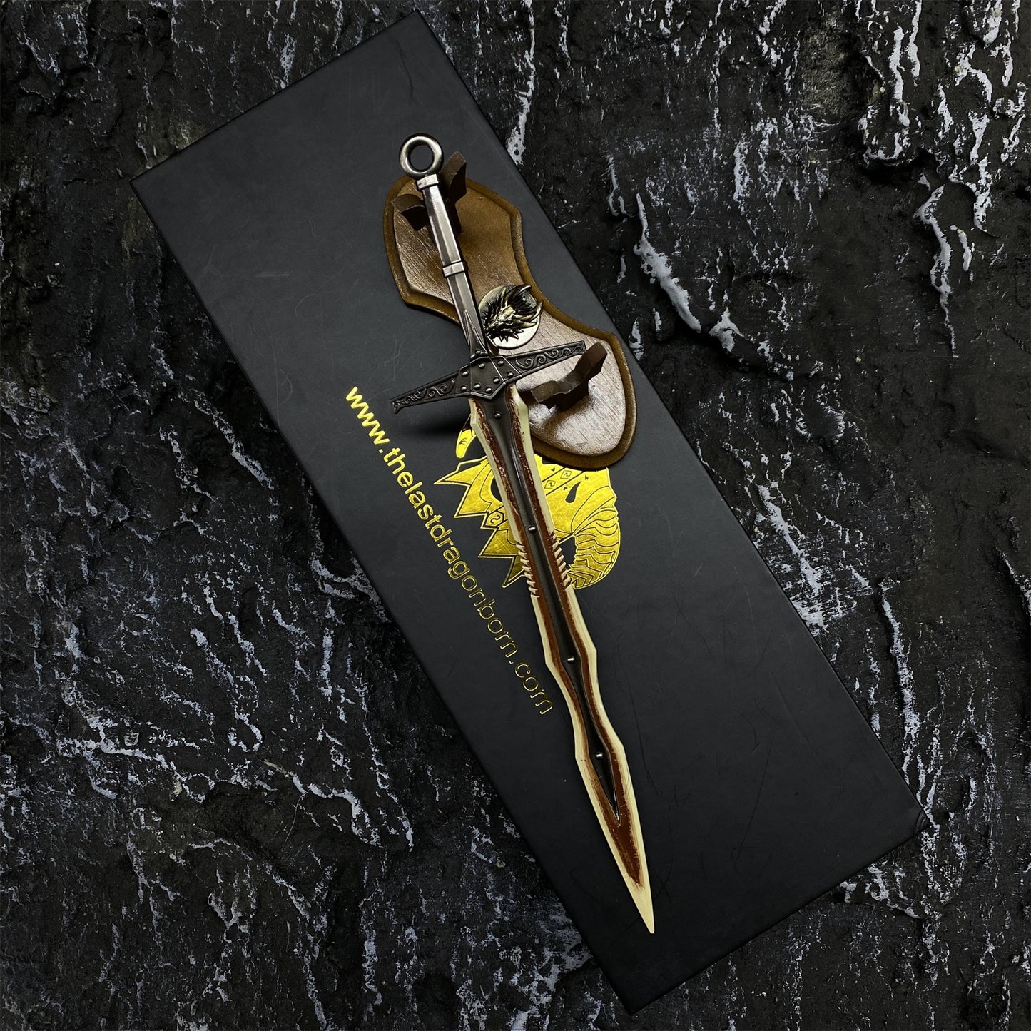 1:6 Dragonbone Greatsword Metal Miniature Gift Box