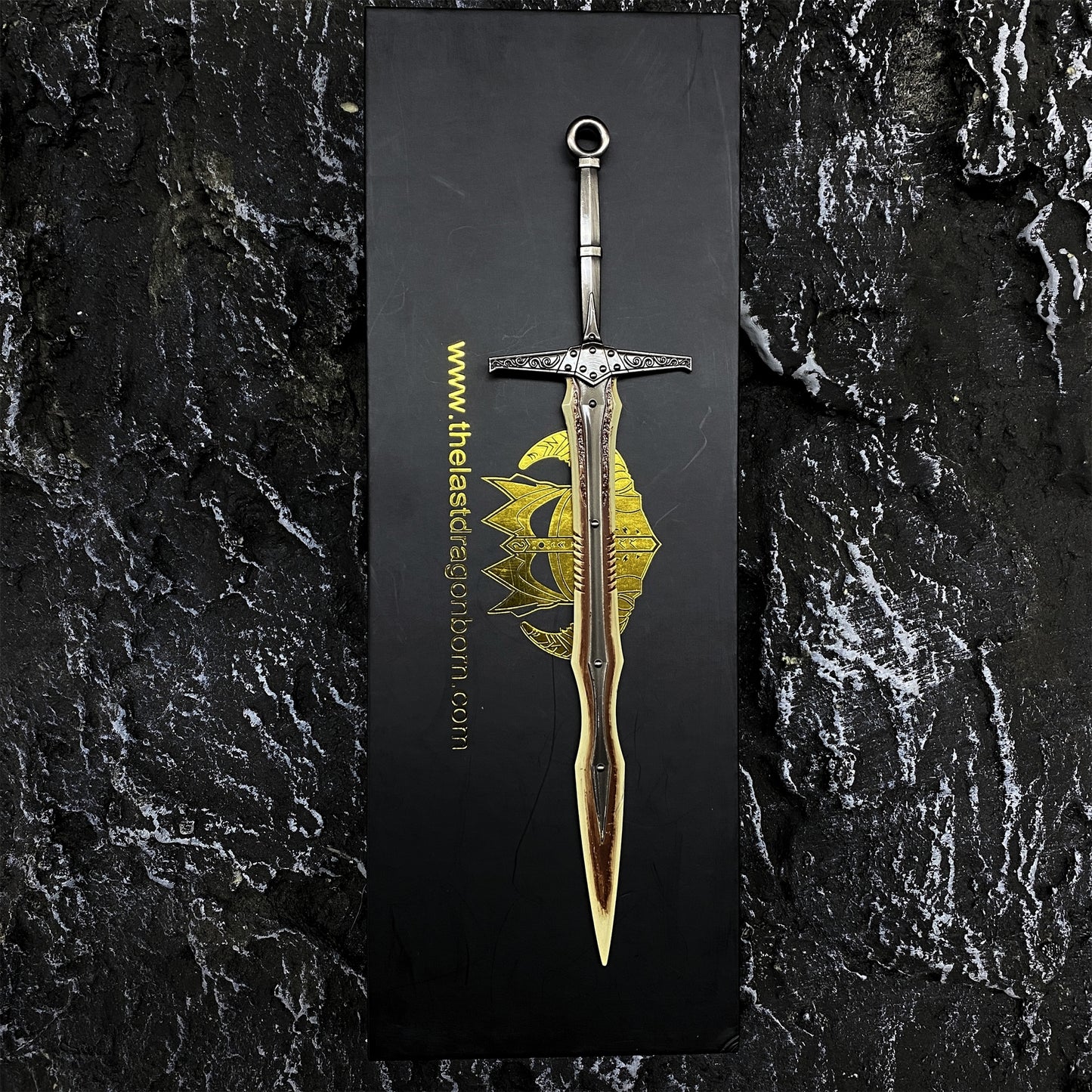 1:6 Dragonbone Greatsword Metal Miniature Gift Box
