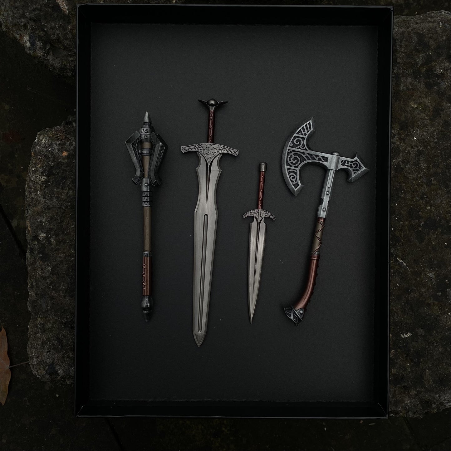 Metal Skyrim Steel Sword Skyforged Axe Steel Mace Steel Dagger 1: 6 Scale
