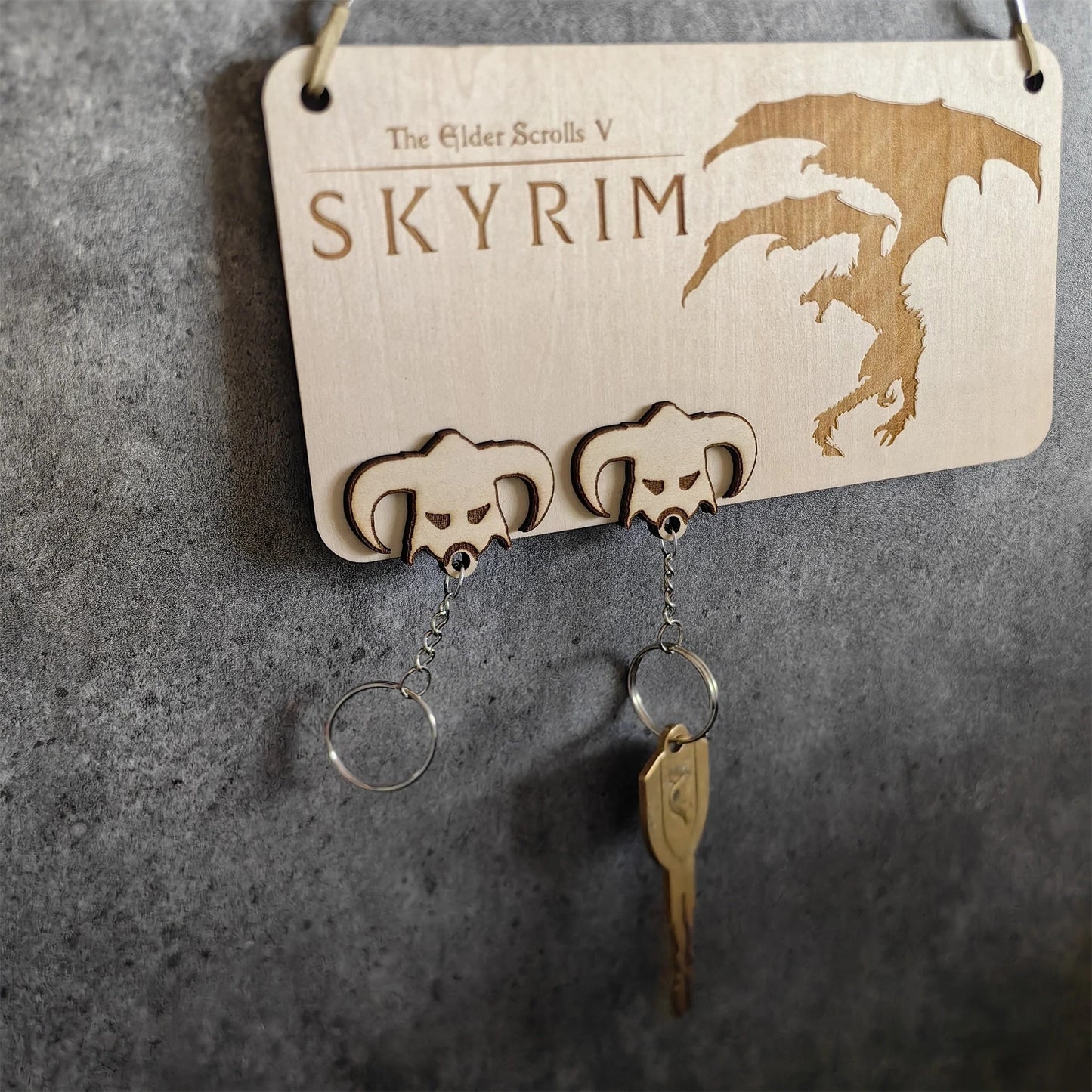Skyrim Dragonborn Alduin Wooden Keychain Plate