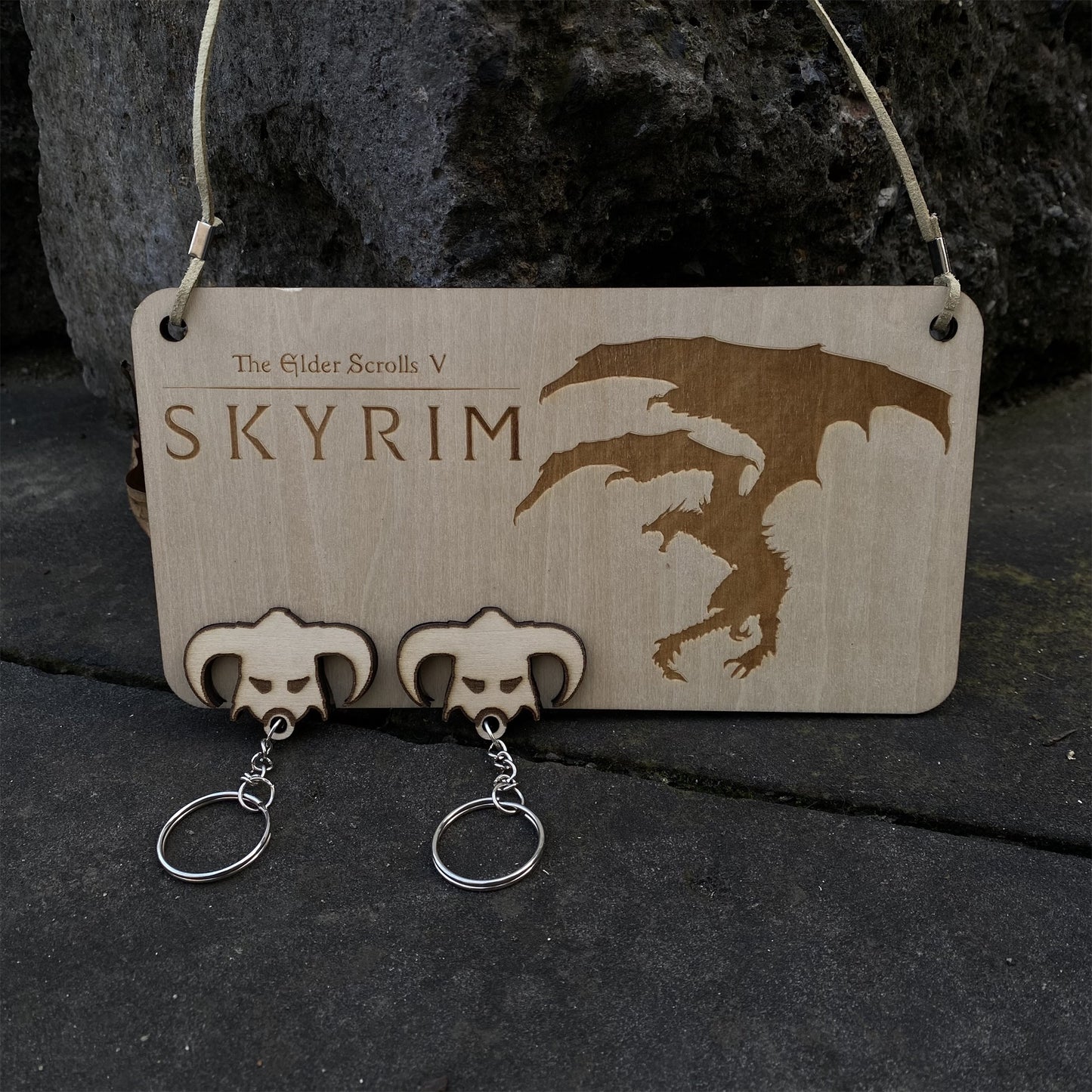 Skyrim Dragonborn Alduin Wooden Keychain Plate