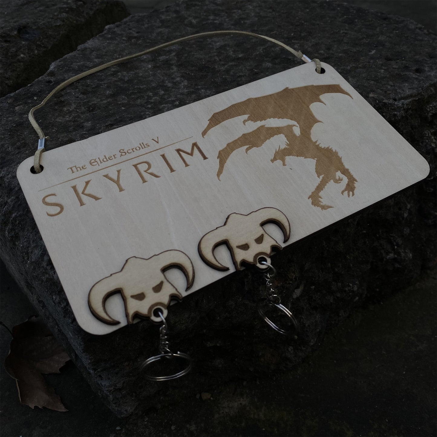 Skyrim Dragonborn Alduin Wooden Keychain Plate