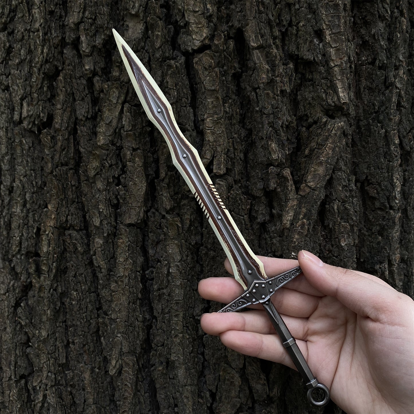 1:6 Dragonbone Greatsword Metal Miniature Gift Box
