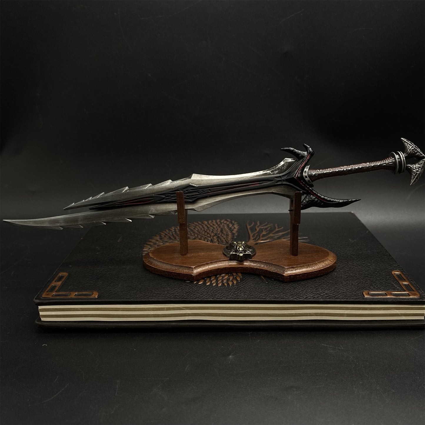 Two Hand Warrior Skyrim Daedric Great Sword
