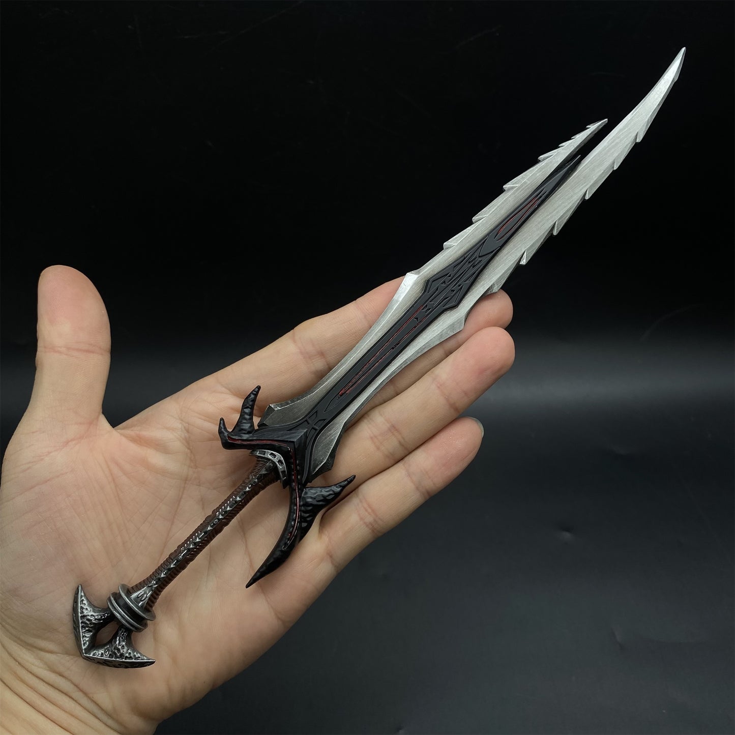 Two Hand Warrior Skyrim Daedric Great Sword