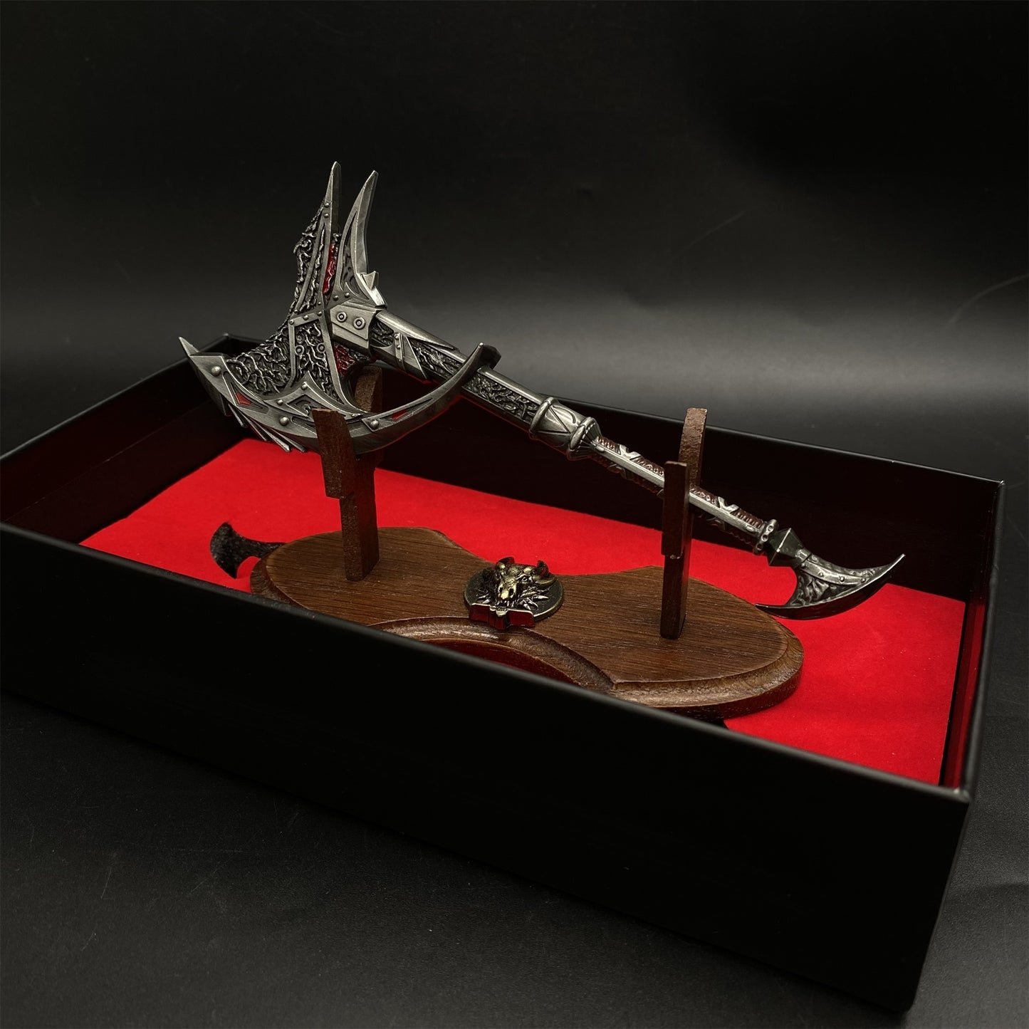 Mini Skyrim Daedric Battle Axe Metal Replica