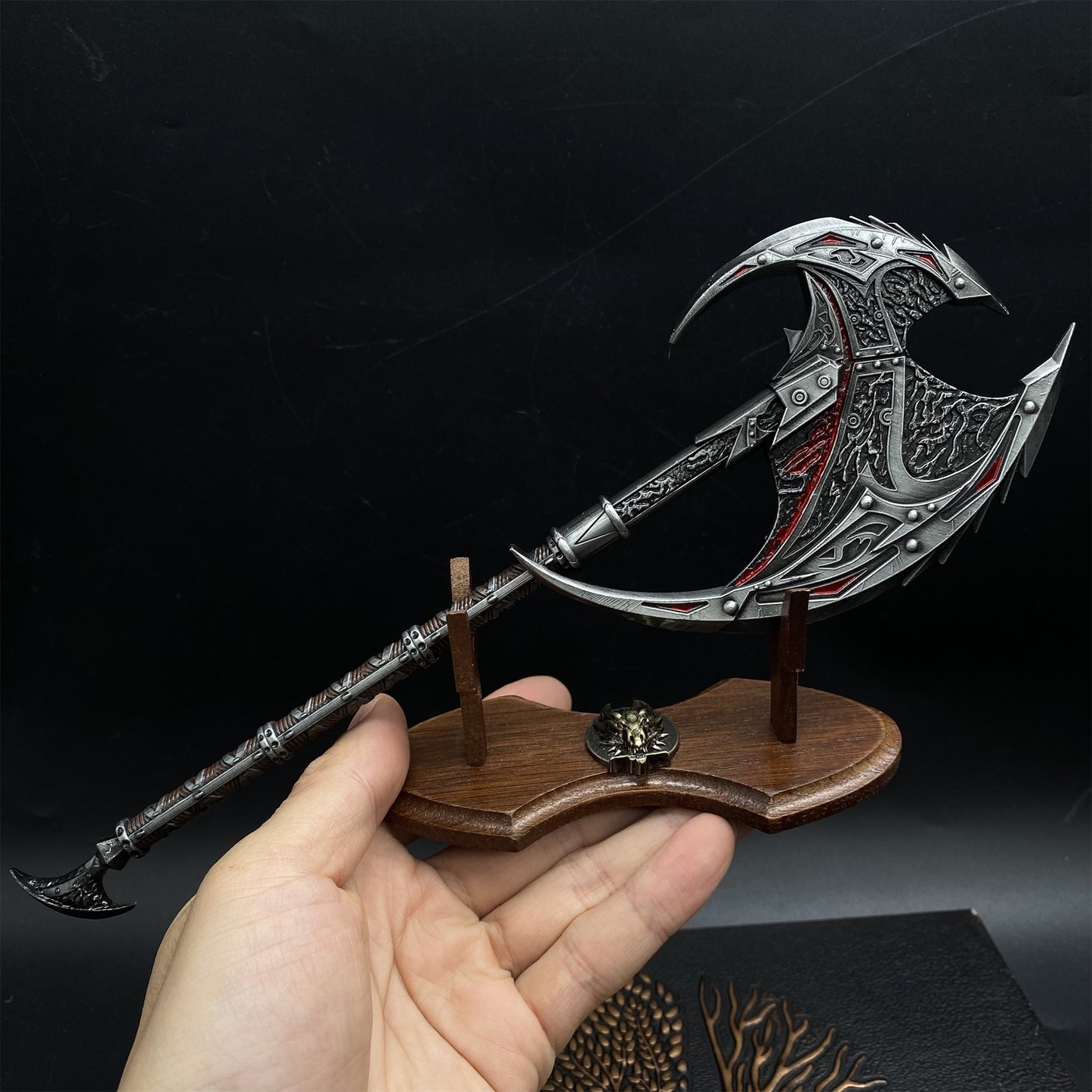 1:6 Scale Daedric Giant Axe Metal Miniature