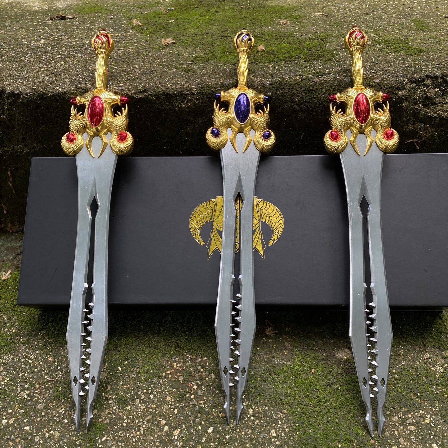 1/3 Scale Dawnfang/Duskfang Sword Metal Replica With Gift Box