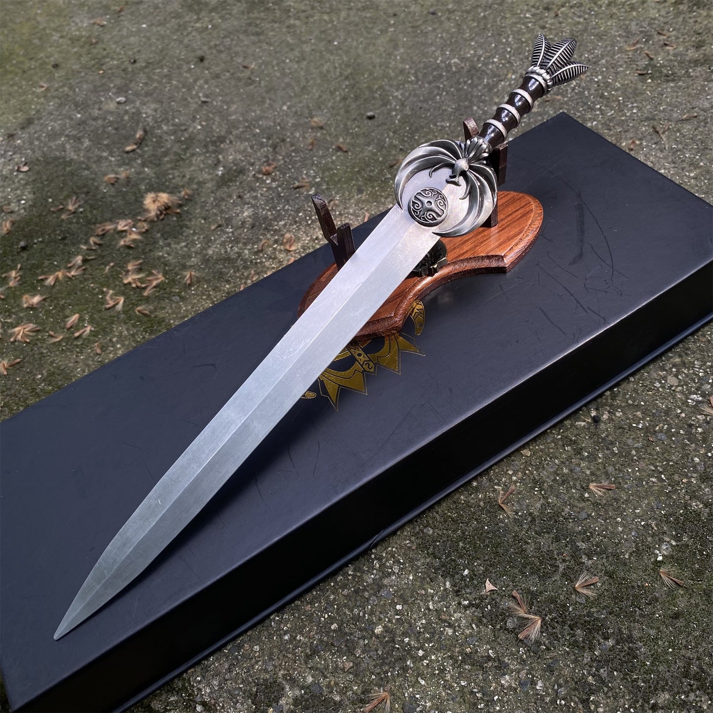 Nightingale Blade 1/3 Metal Replica