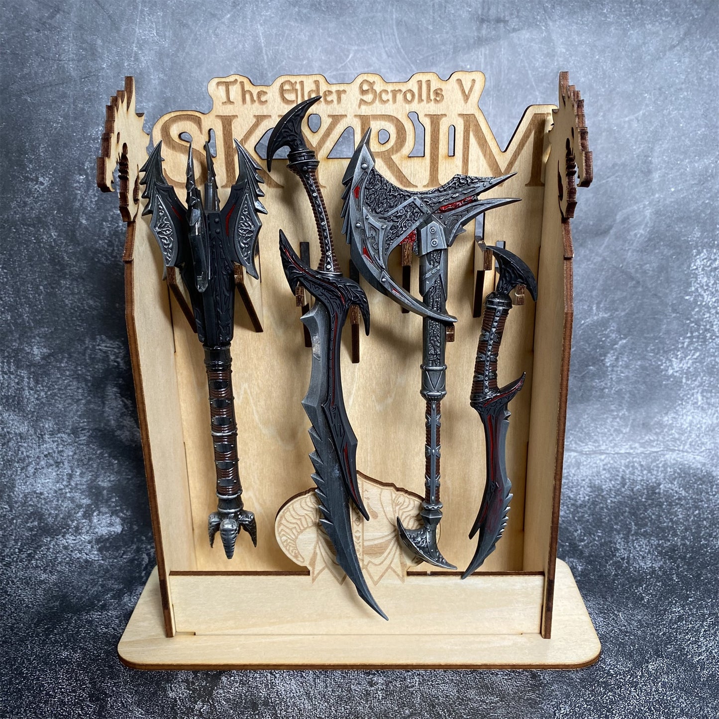 Skyrim Daedric Weapons 4 In 1 Pack With 3D Wooden Stand