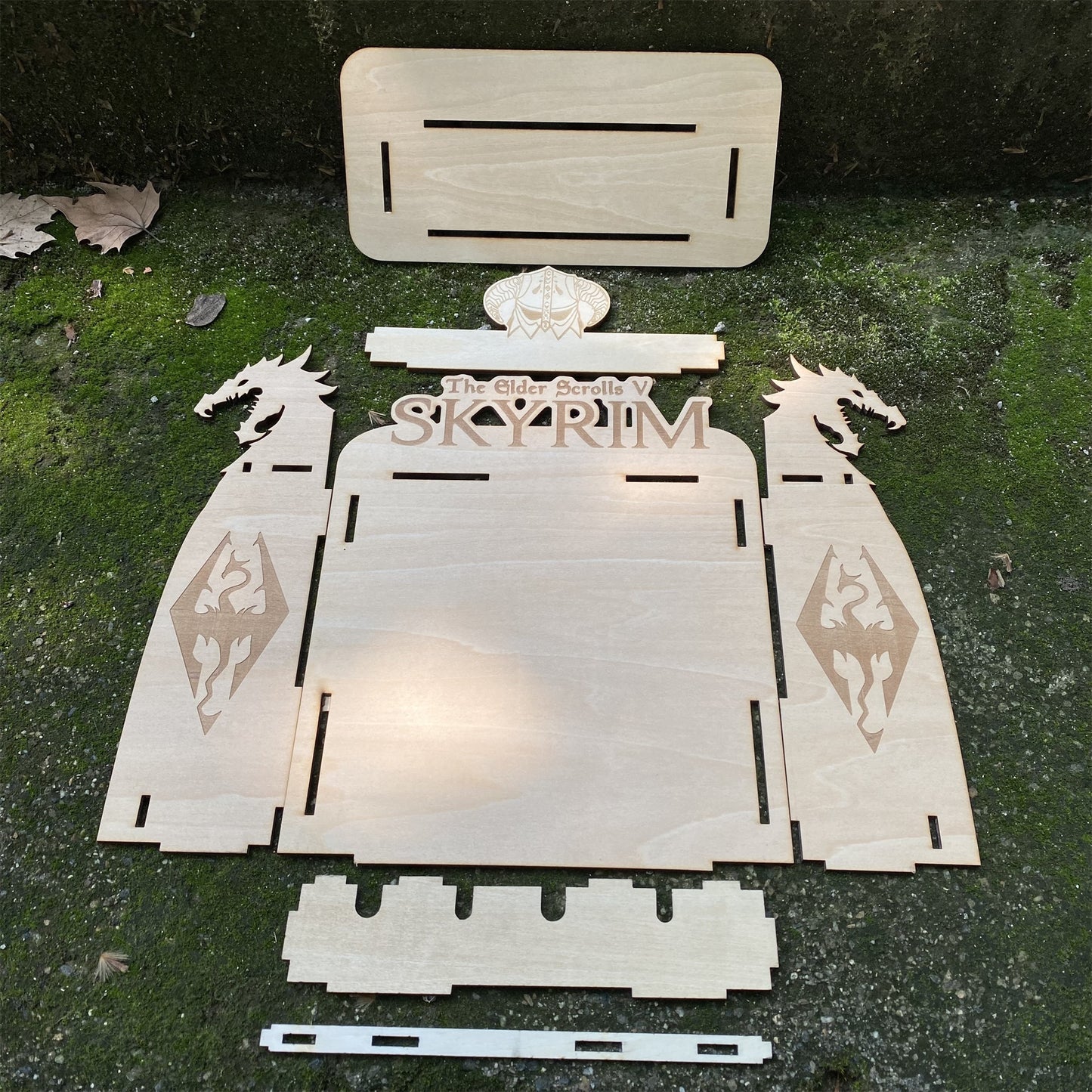 4 in 1 Skyrim Daedric Weapon With Handmade Wooden Stand