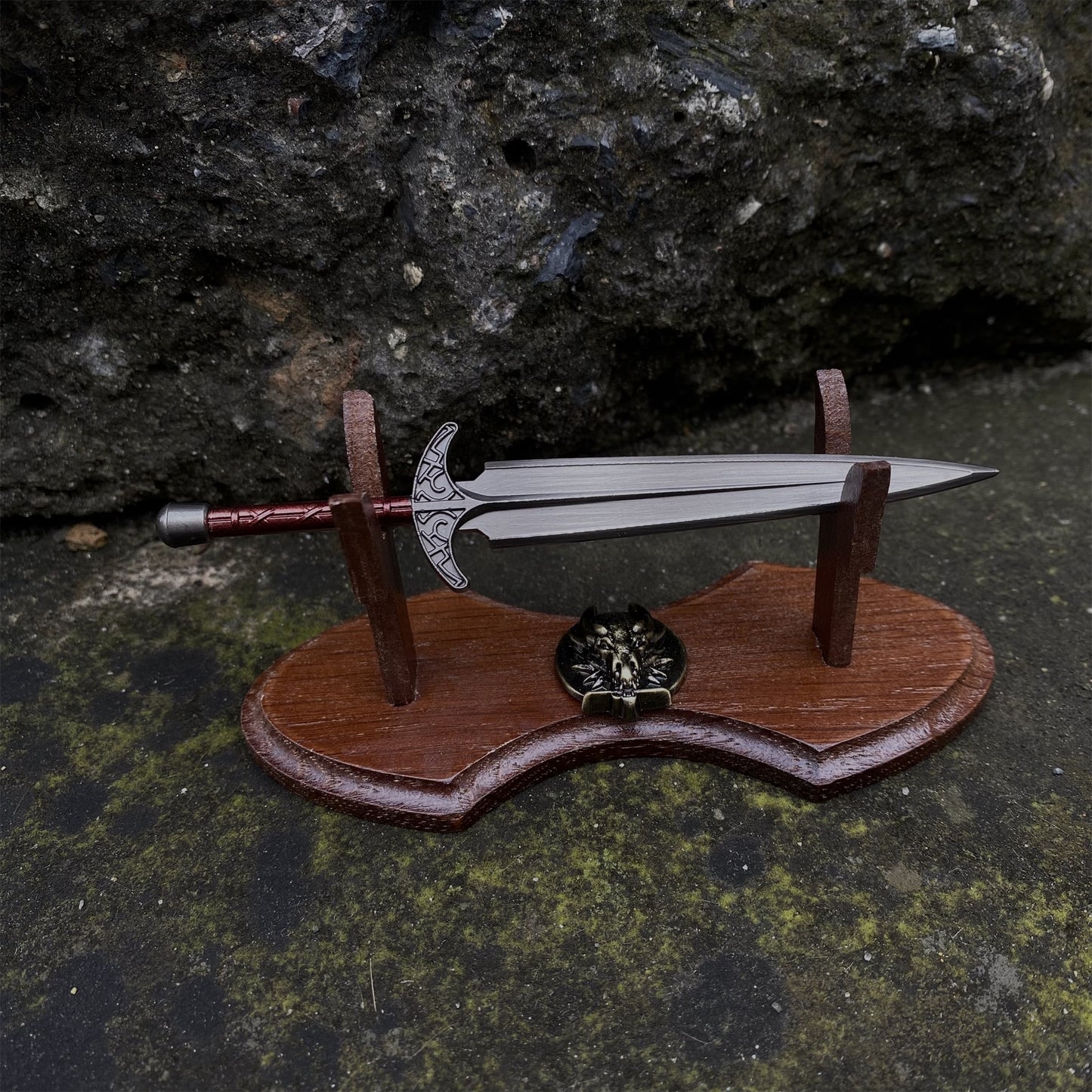 Metal One-Sixth Skyrim Steel Dagger Display Fan Art